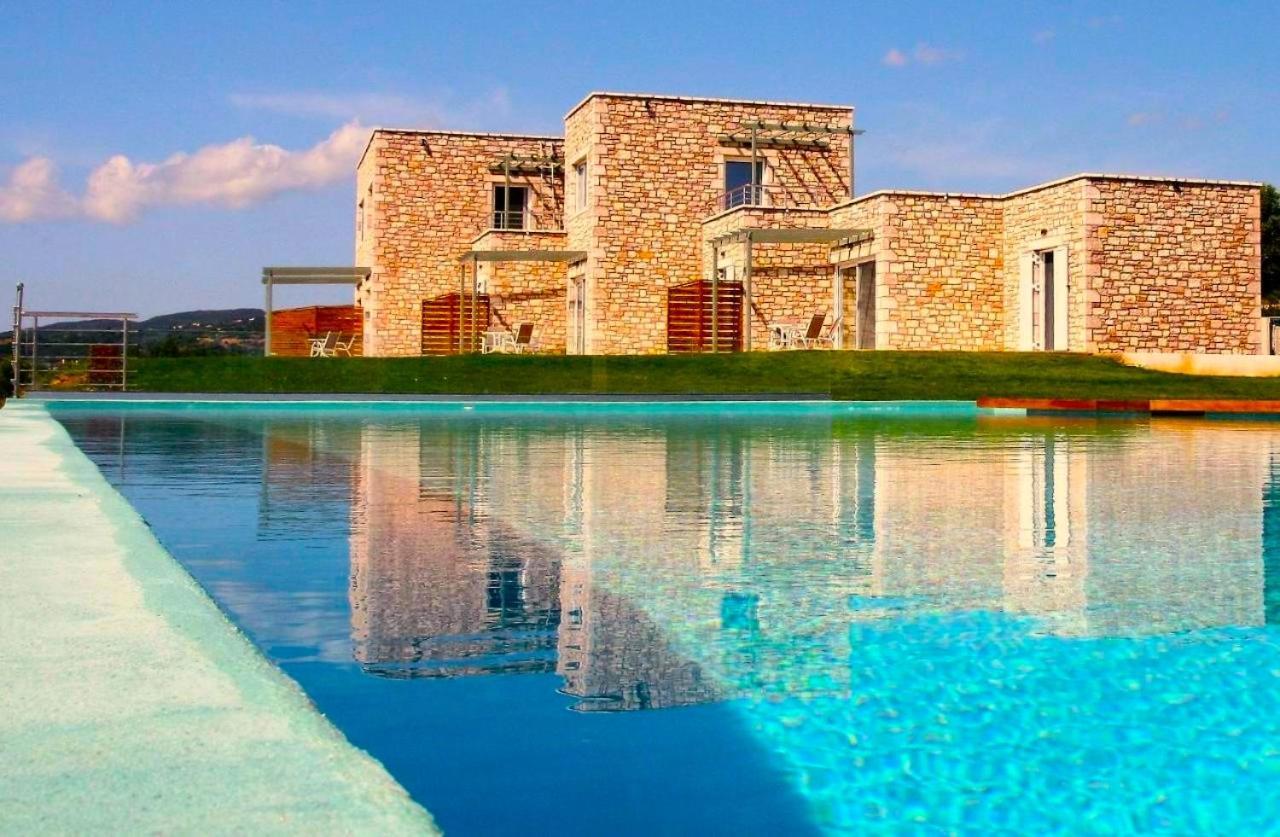 Stone Bay Houses In Messinia Kalamaki Beach Area Chrani Exterior photo